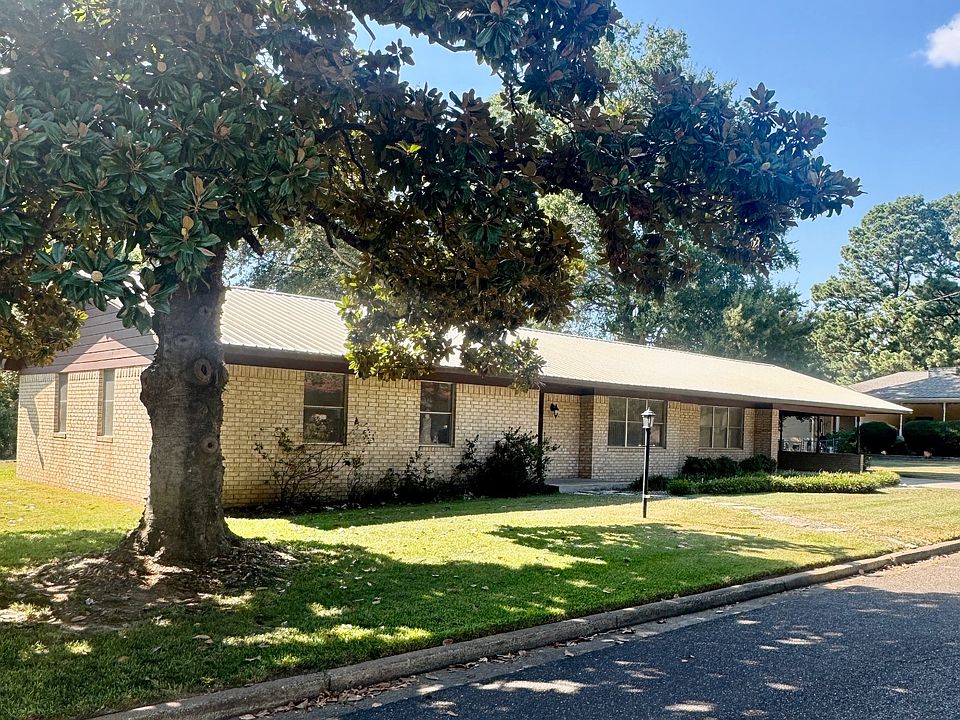1st image of 803 SE Avenue K