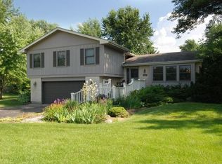 7713 W Hillside Rd, Crystal Lake, IL 60012