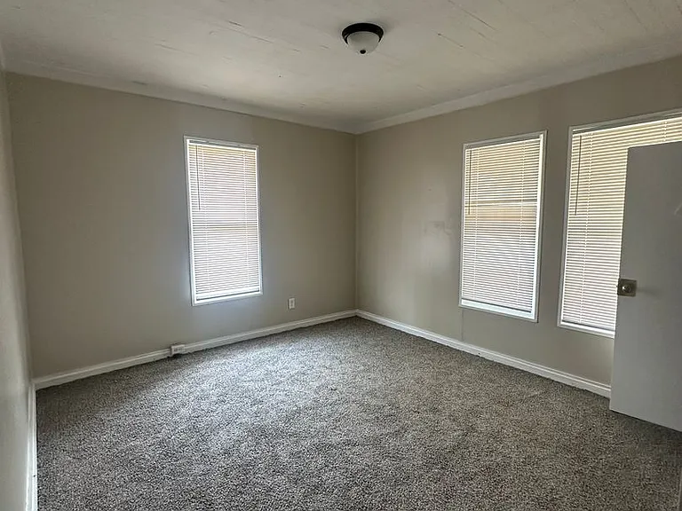 146 Wilson St — Photo 15
