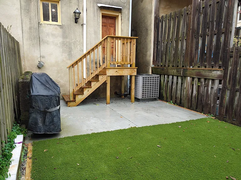 33 S Calhoun St — Photo 5