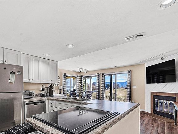 4th image of 140 Sailors Cove Dr #1219