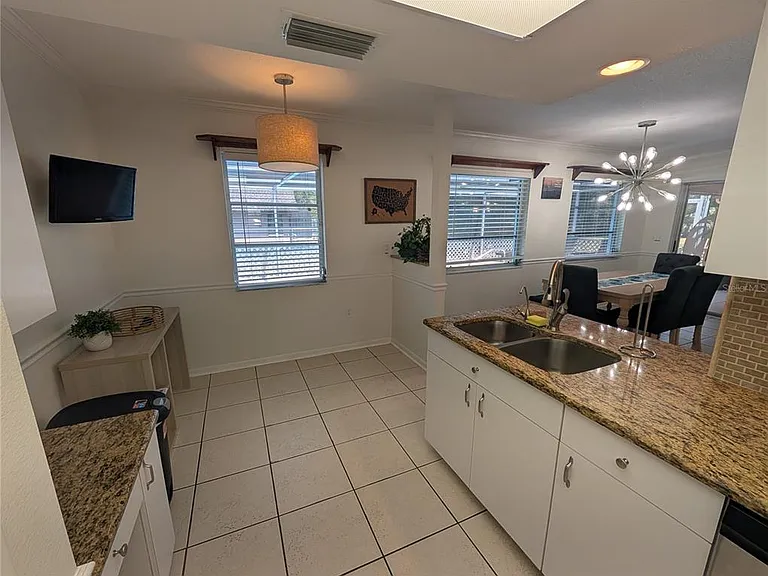 5355 Kent Rd — Photo 9