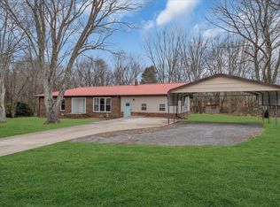 399 Rosewood Ln, Smithville, TN 37166