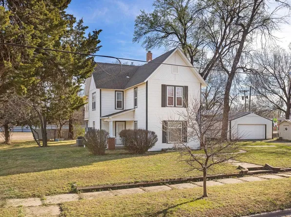 109 E 2nd St, Haven, KS 67543