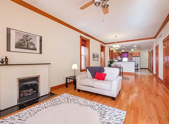 3rd image of 1829 Allen Ave