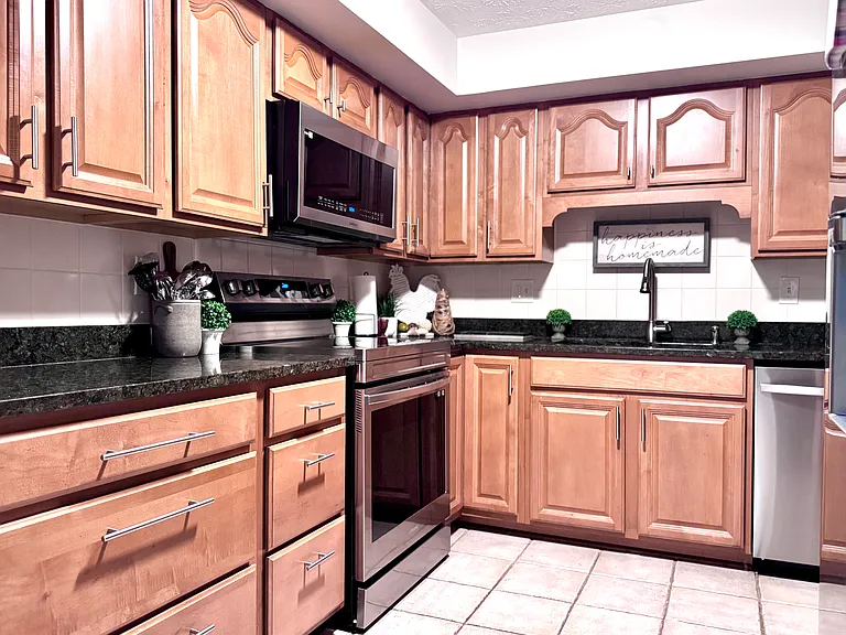 7315 Golden Horseshoe Ct — Photo 11