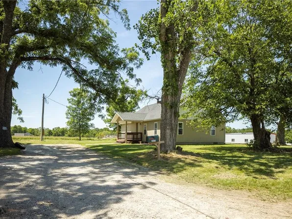 28475 Morton Rd, Sedalia, MO 65332