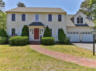 14 Sandy Way, Mashpee, MA 02649