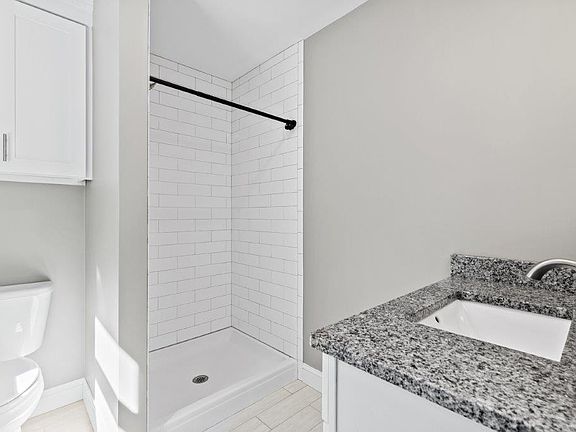 3rd image of 102 Orchard Rd