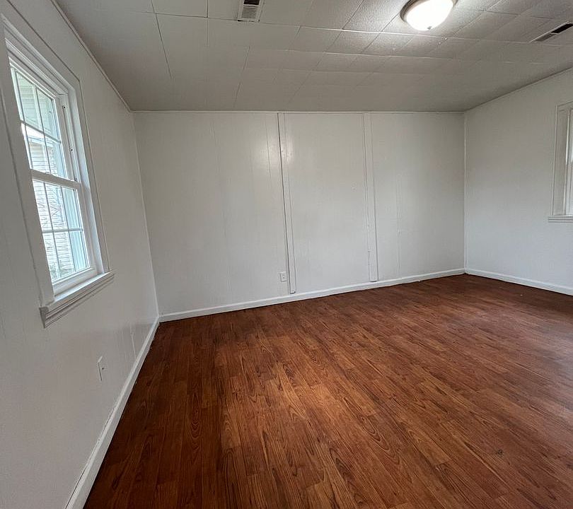 1615 W Scott St Springfield, MO Zillow Apartments for Rent in