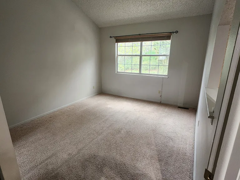 2210 Palm Dr — Photo 7