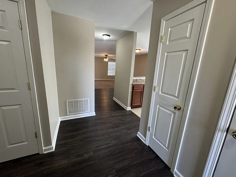 708 Chatham Ct #1 — Photo 6