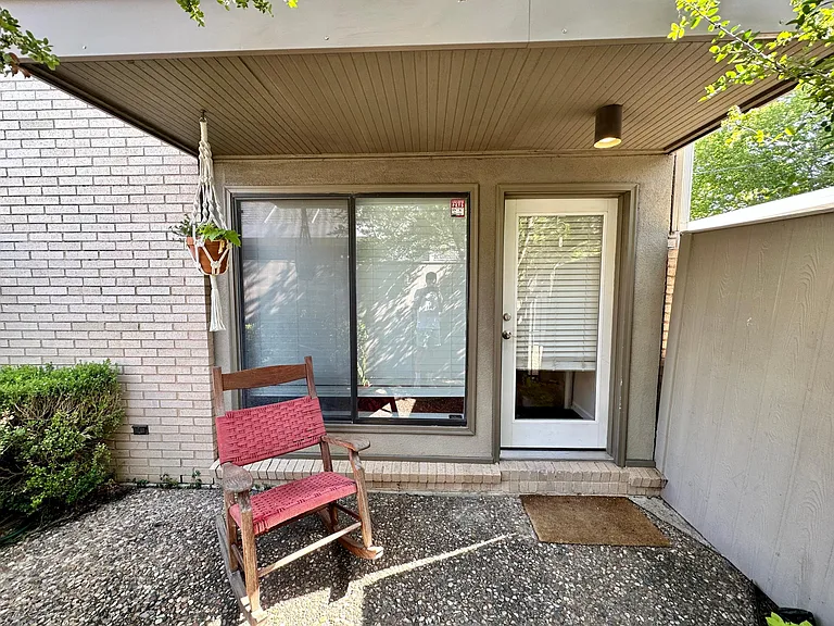 4320 Cole Ave #5 — Photo 3