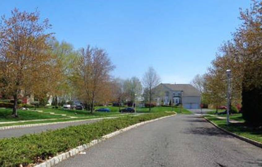 2nd image of 7 Whispering Woods Dr
