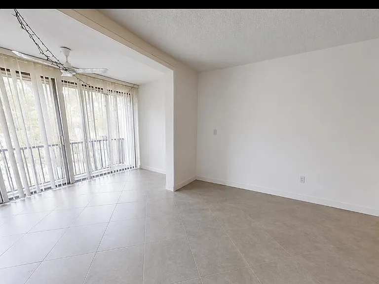 3740 Inverrary Dr #3G — Photo 9