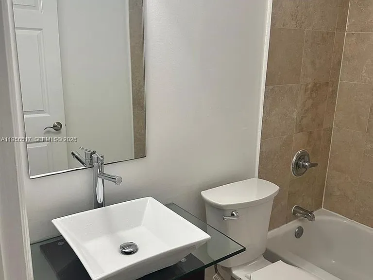 4812 Pine Tree Dr #105 — Photo 8