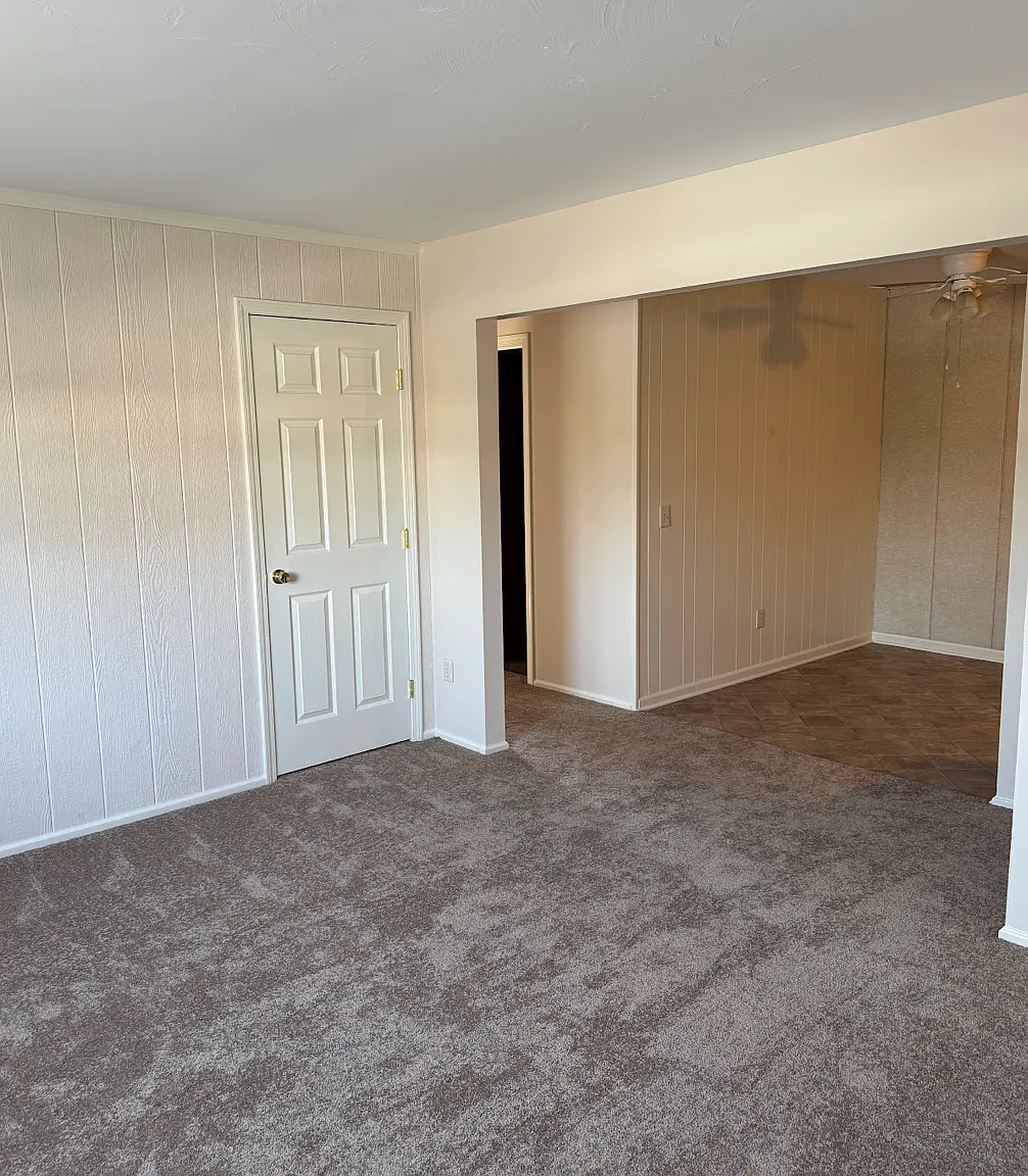 2 bed, $925 — Photo 2