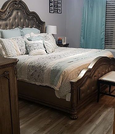 Master Bedroom (pic 1)