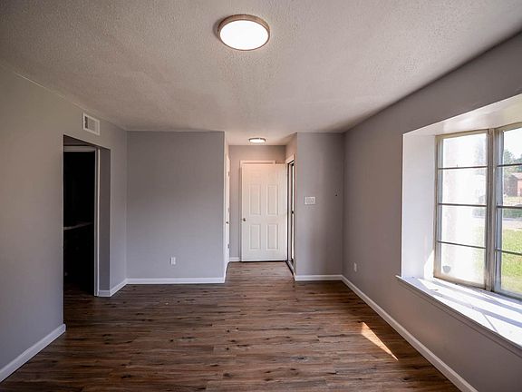 2nd image of 5615 Apple Blossom Dr