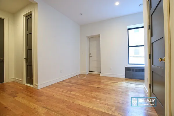 Rented by null | media 33