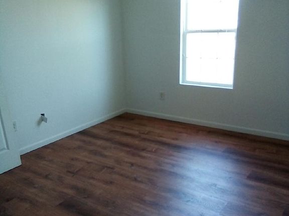 3rd image of 605 Daviess Dr