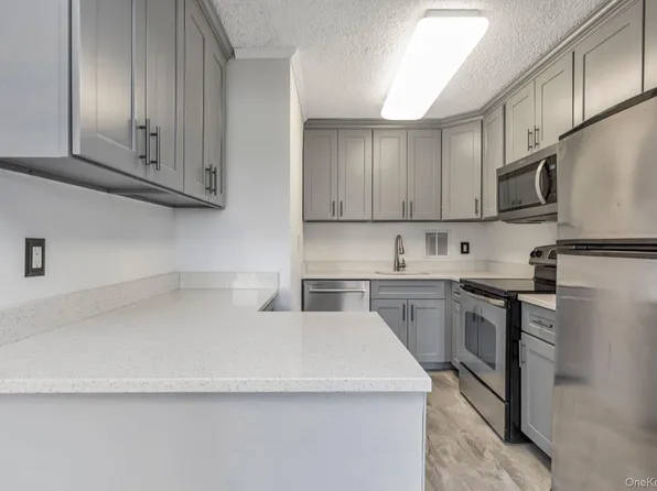 168-01 12 Ave #7B, Beechhurst, NY 11357
