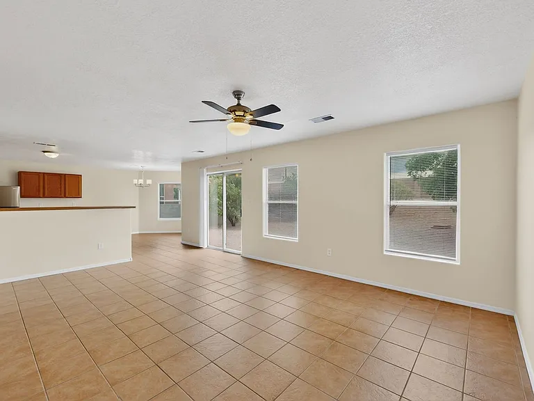 5841 Sandoval Dr NE — Photo 10