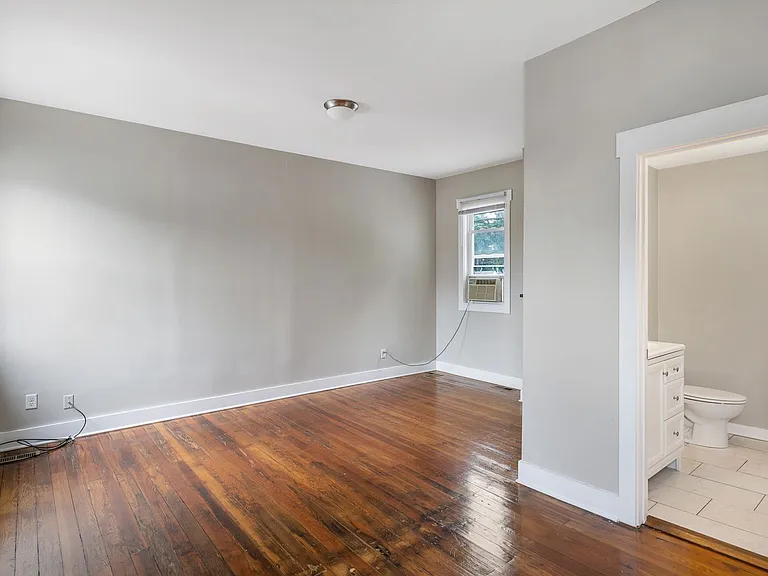 638 E Ormsby Ave — Photo 15