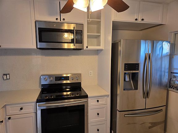 5th image of 5380 Lakewood Circle #F