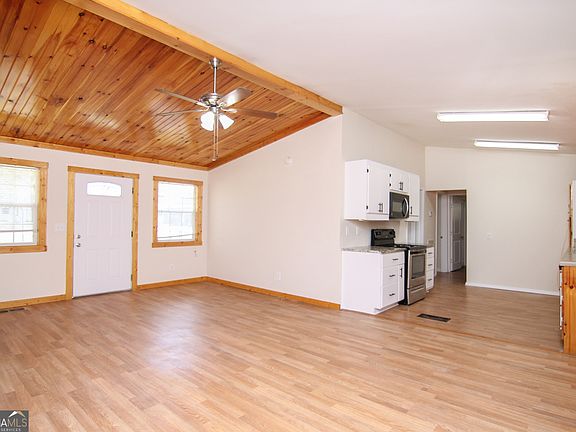 4th image of 48 Forest Ave