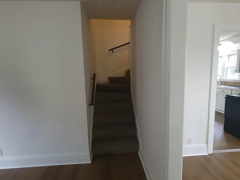 1401 Grant St — Photo 14
