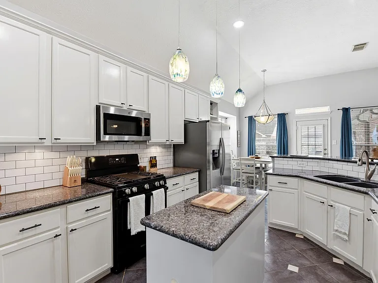 2105 Mossy Trail Dr — Photo 15