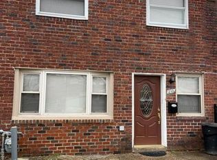 210 Londonderry Ln, Darby, PA