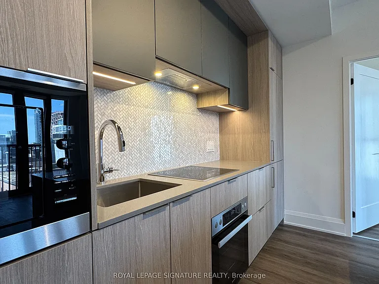 123 Portland St #808 — Photo 9