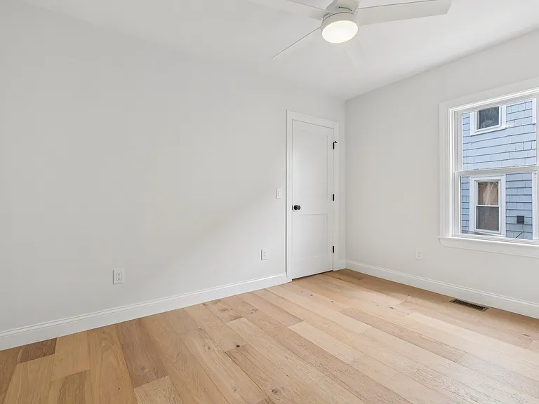 32-34 Larch St — Photo 19