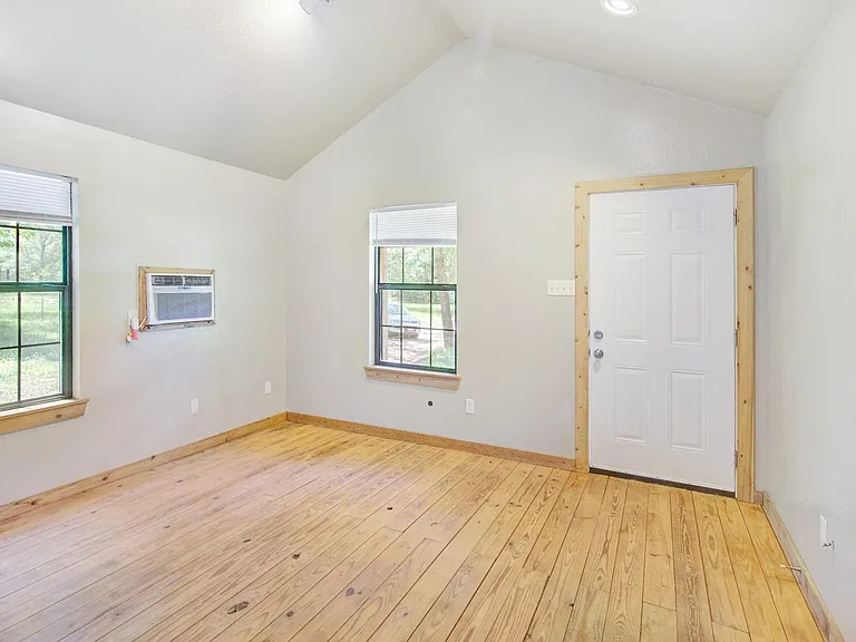10521 Tanyard Rd #SM — Photo 4