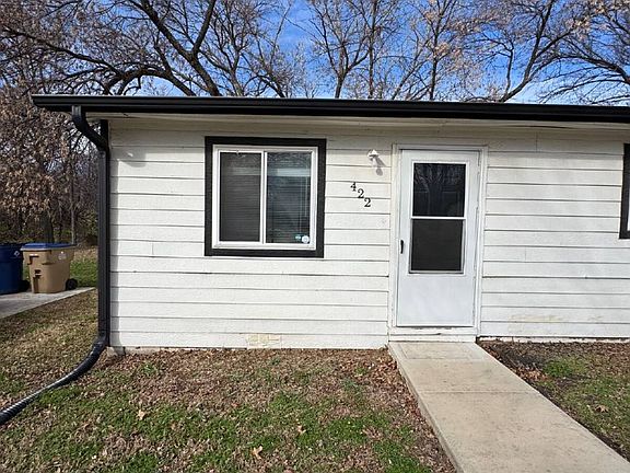 2nd image of 422 W Mahoney Dr