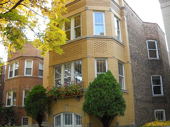 2nd image of 6712 N Rockwell St