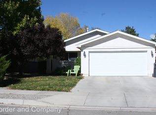 909 Perry Meadows Dr NE, Rio Rancho, NM 87144