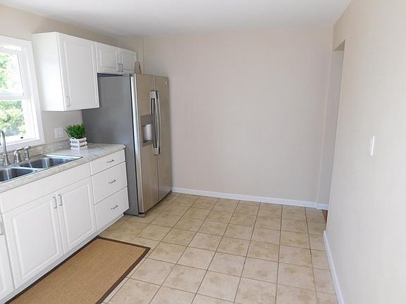4th image of 1218 S 21st St