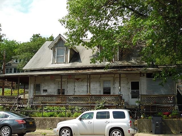 1st image of 200 N Madison Ave