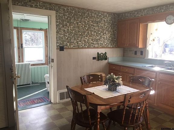 5th image of 546 Lower Oak St