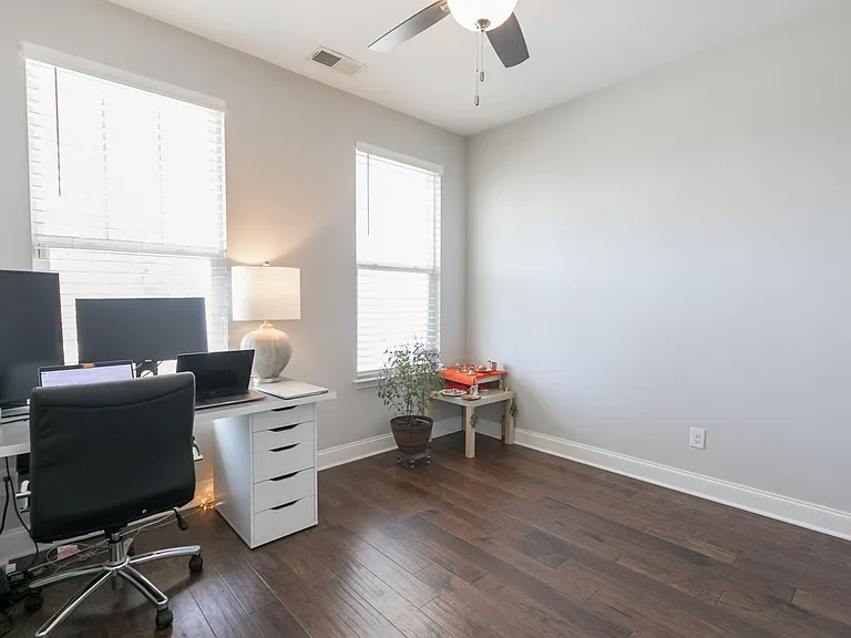 1055 Crisp Spring Dr — Photo 24
