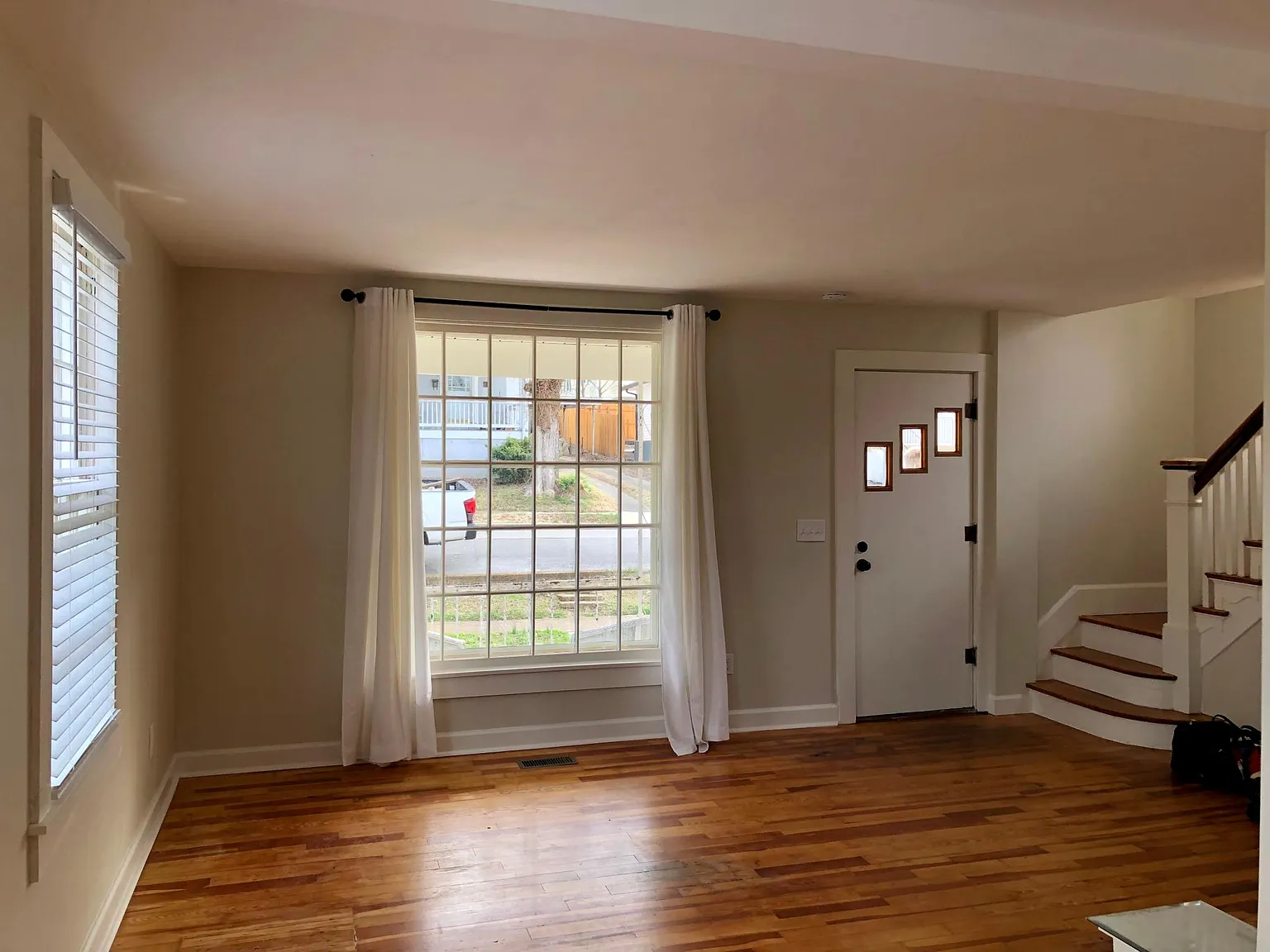 3 bed, 1134 sqft, $2,250 — Photo 2