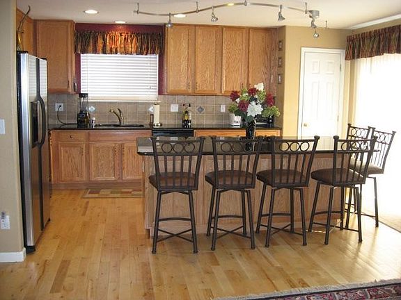 Lots of cabinets and pantry