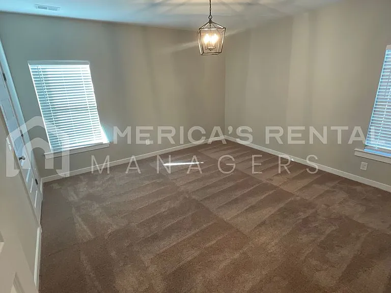 84 Victor Dr — Photo 11