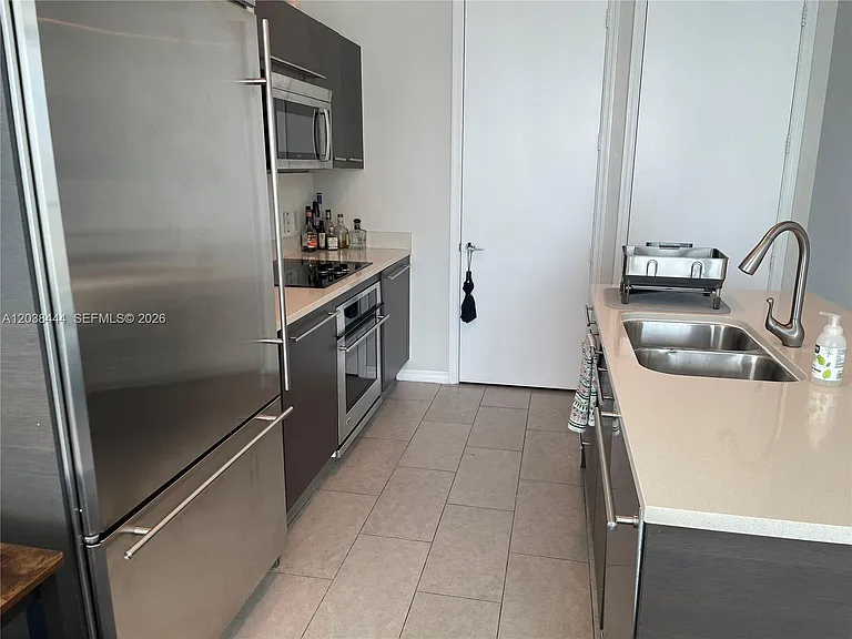 55 SE 6th St #Penthouse 4307 — Photo 11