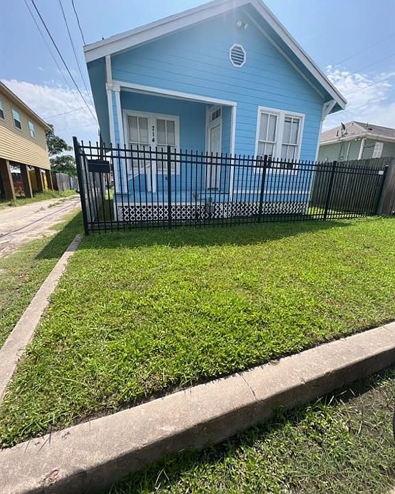 1st image of 714 44th St