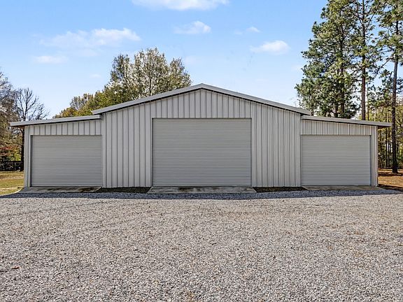 3rd image of 1582 Greenwood Rd