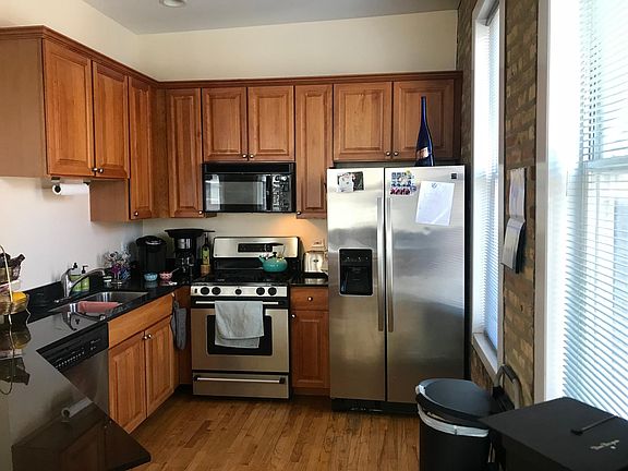 4th image of 1000 W Armitage Ave #4